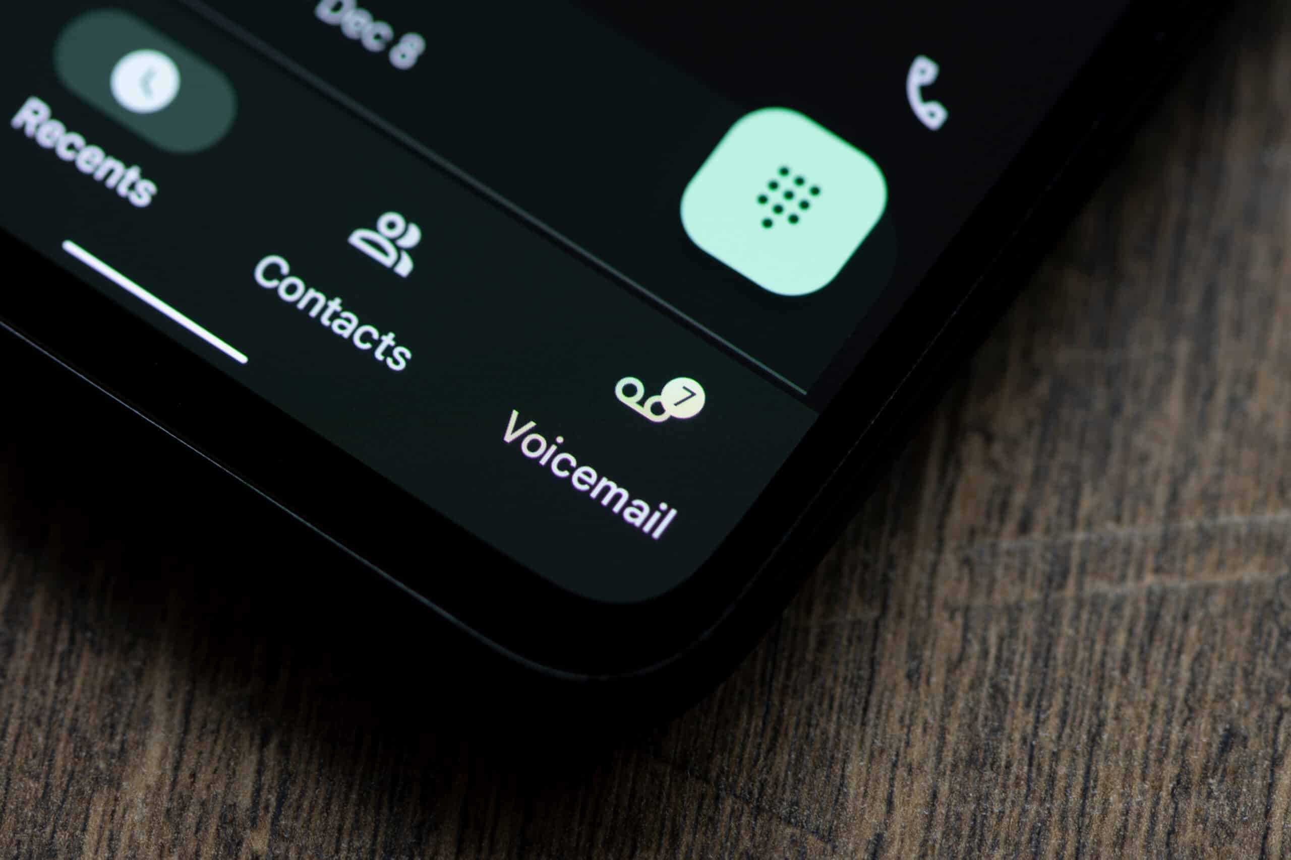 19 Professional Voicemail Greeting Examples